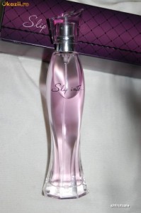 Apa de Toaleta Slip Into Avon 50 ml foto