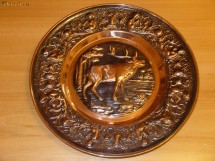 Platou din tabla de alama ,in relief scena vanatoare-Cerb in perioada de boncanit-Dimensiuni mari foto