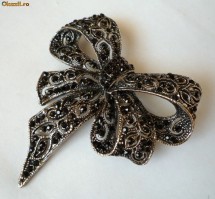 BROSA FUNDA cu cristale negre sau marcasite foto