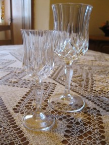 Set de 12 pahare de cristal cu picior / vin si lichior - impecabile foto