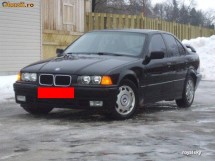 BMW 1992  318i NEGRU, benzina foto