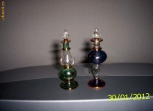 Sticluta cristal pentru parfum cu tester, inaltime 10 cm.,  filigranata, cristal foarte fin, model aurit, fiecare are  un design deosebit. foto
