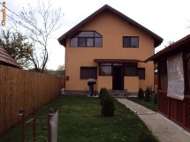 vand sau schimb vila  Valenii de Munte foto