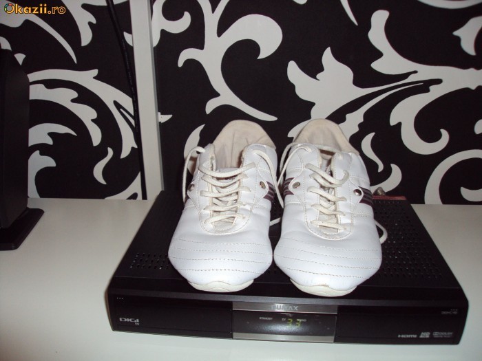 ULTIMUL PRET!!! TENESI CASUAL DAMA ADIDAS !! foto mare