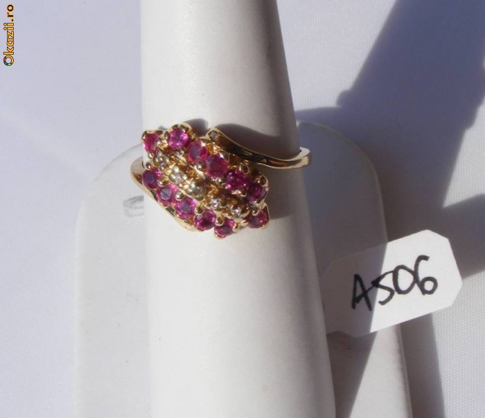Inel aur 10K, 2.5g, model cocktail ornat cu 12 SAFIRE rosii si 5 DIAMANTELE foto mare