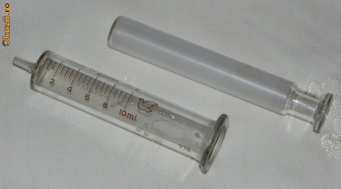 SERINGA DIN STICLA (ASA CUM ERA ODATA...) , de 10 ml, cu corpul si pistonul din sticla foto mare