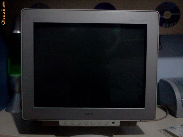 Vand monitor CRT Nec MultiSync FE770 cu ecran plat 17' foto mare