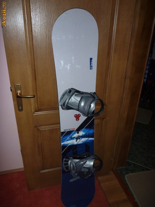 PLACA SNOWBOARD SONICSS. foto mare