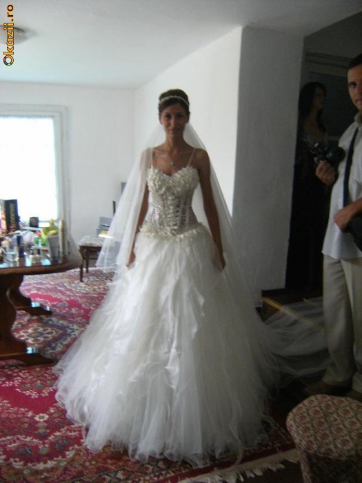 rochie mireasa cu swarovski foto mare