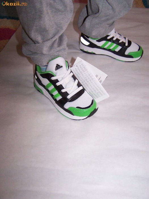 Adidasi noi, piele+textil, marca ADIDAS AdiFit , unisex ,nr 26(16,5 cm) foto mare