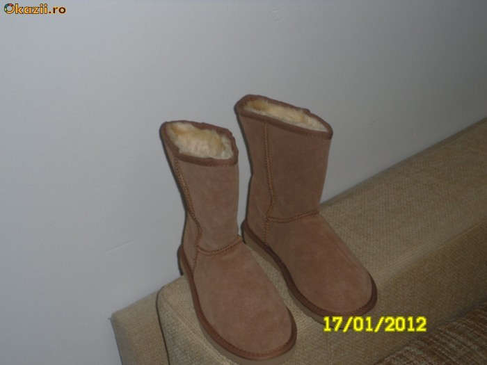 CIZME UGG AUSTRALIA CLASSIC SHORT foto mare