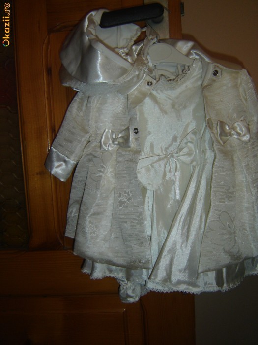 SUPERBA!!!!!! ROCHIE BOTEZ CU PALTONAS, PANTALONI SI PAPUCEI CADOU foto mare
