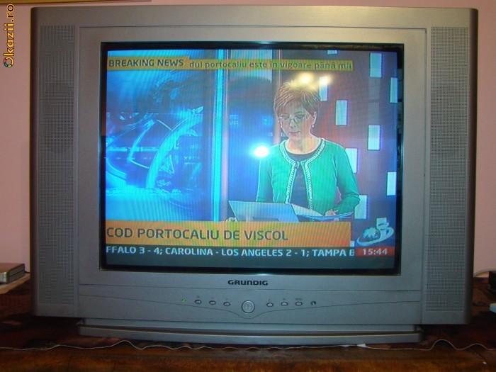 Televizor color GRUNDIG GMM1100,cu tub THOMSON. Culori vii, conectica buna, telecomanda originala. IMPECABIL! foto mare