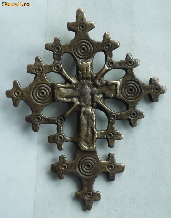 Crucifix din bronz confectionat si gravat manual , de secol 18 foto mare