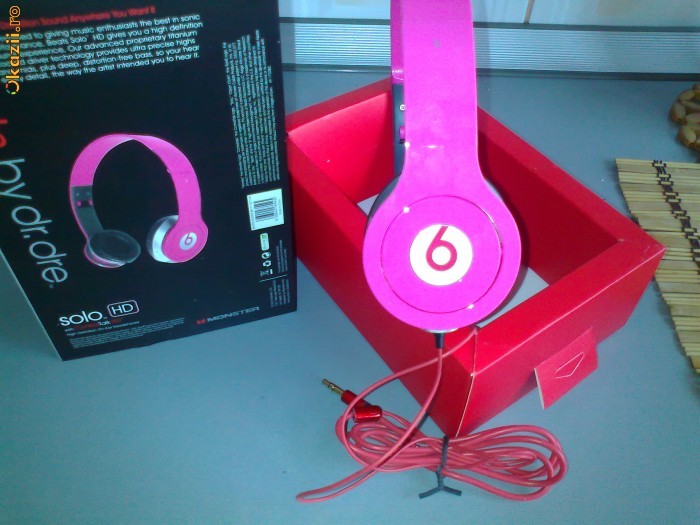 Casti beats by Dr.Dre  solo hd   ( ideale pt  mp3 mp4  iphone   ipod ipad  si nu numai ..) foto mare