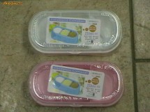 Recipient din plastic pt condimente+lingurite. foto Recipient din plastic pt condimente+lingurite. foto